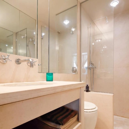  Annonces ANTONY : Appartement | PARIS (75007) | 28 m2 | 555 000 &euro; 