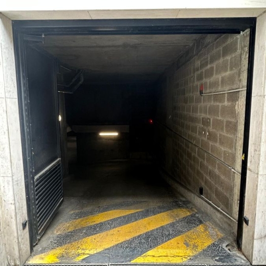  Annonces ANTONY : Garage / Parking | PARIS (75015) | 12 m2 | 120 &euro; 