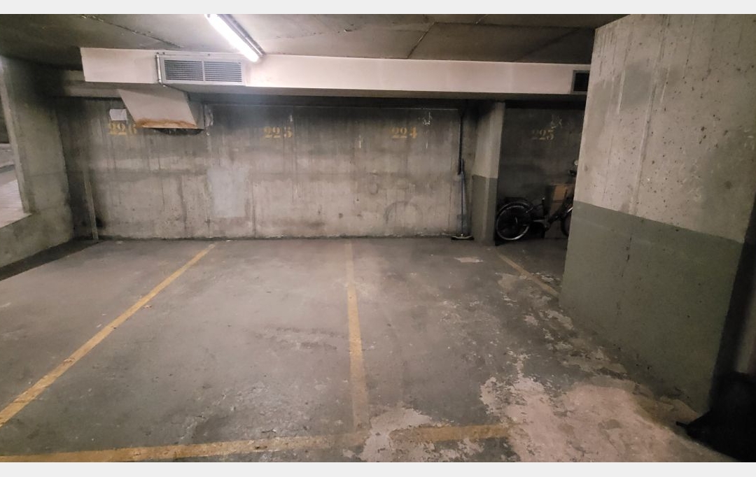 Annonces ANTONY : Garage / Parking | PARIS (75016) | 17 m2 | 58 000 &euro; 