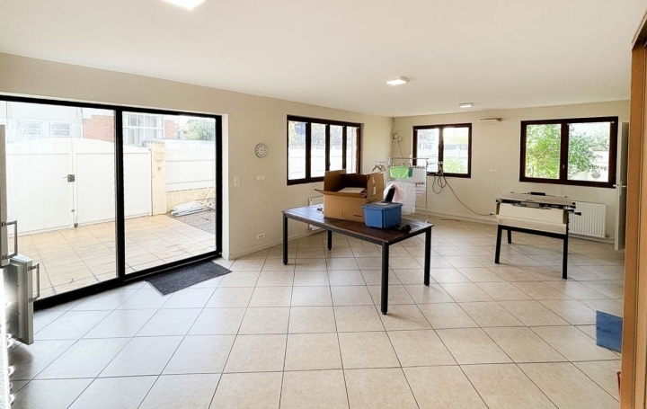 Maison   CLAMART  197 m2 842 400 € 